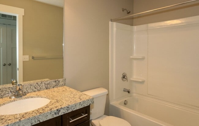 Building Photo - Beautiful Taylorsville Townhouse
