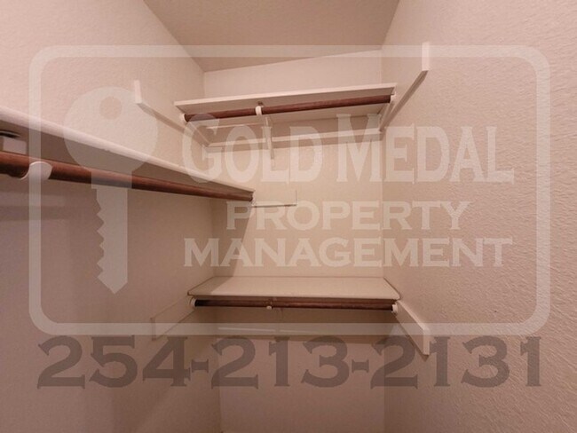 Building Photo - 2808 Lucille Dr