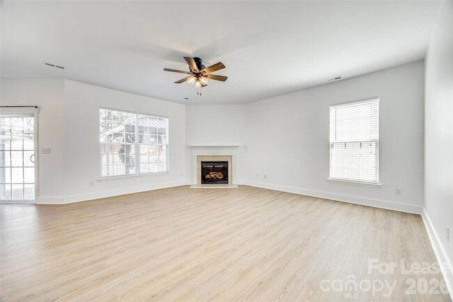 Building Photo - 3725 Planters Watch Dr