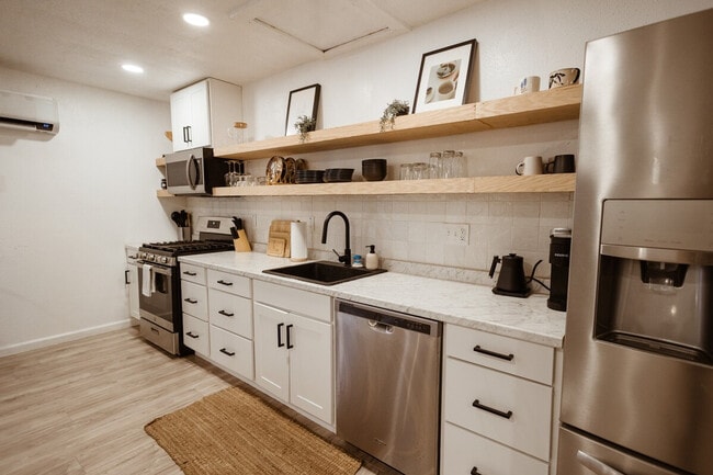 Building Photo - 1824 N 12th St