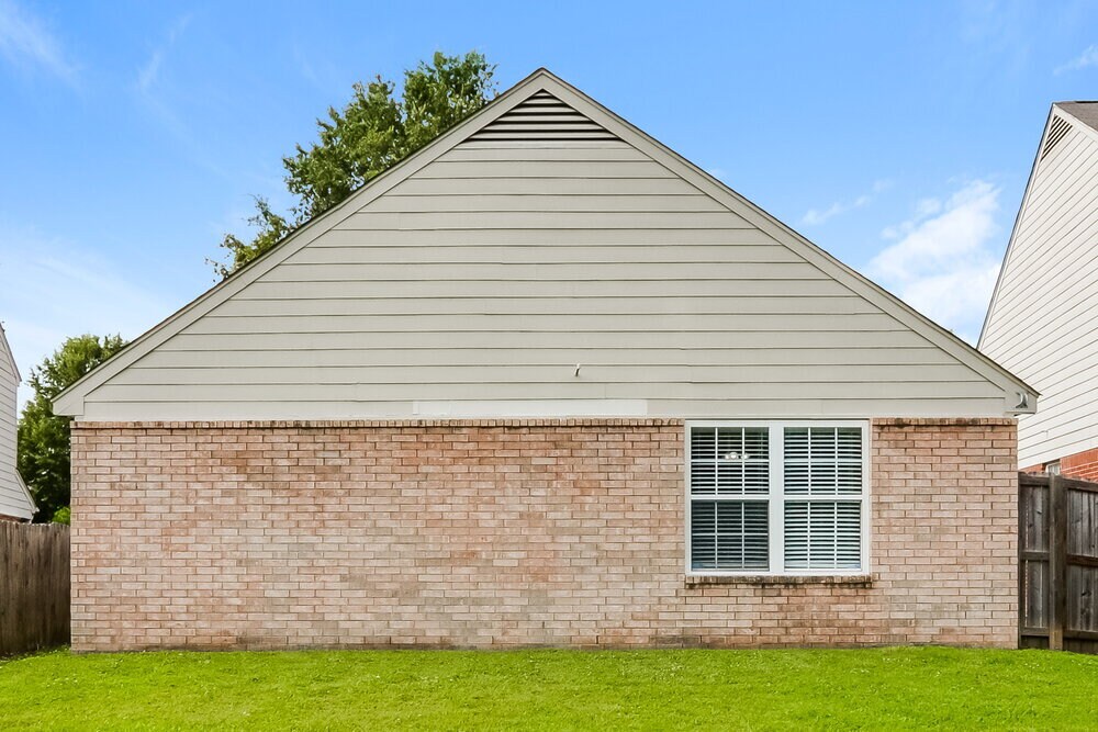 Building Photo - 9961 Fox Run Dr