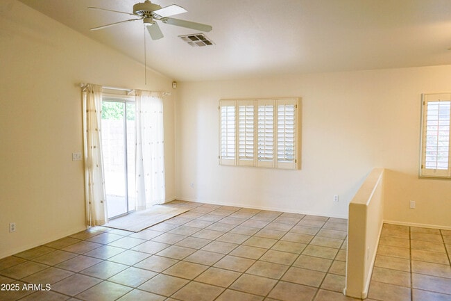 Building Photo - 898 E Monterey St