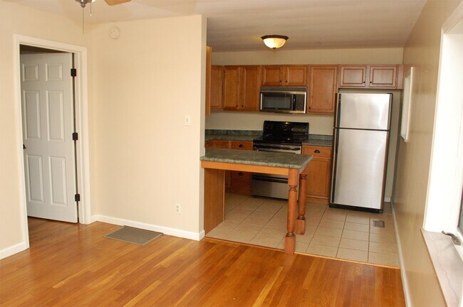 Building Photo - 1500 Luttrell St