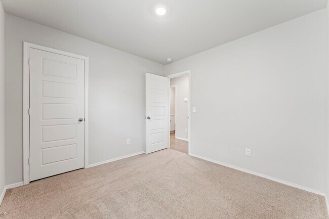 Building Photo - 603 Levine Ct