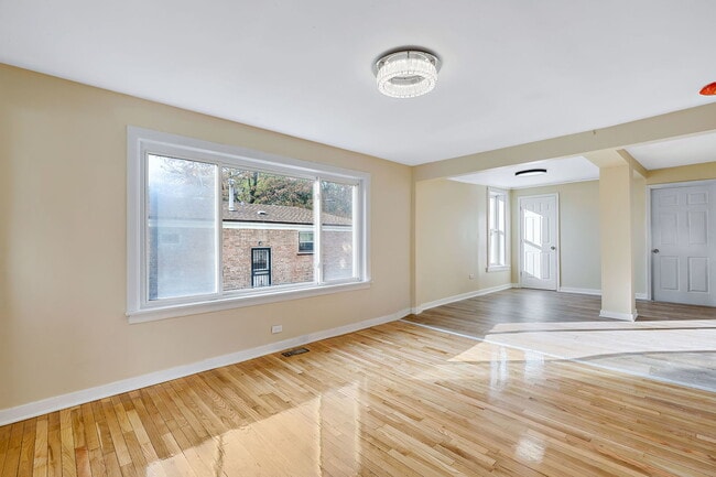 Building Photo - 8440 S Peoria St