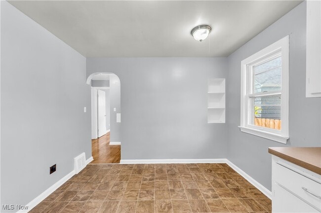 Building Photo - 135 Greencroft Rd