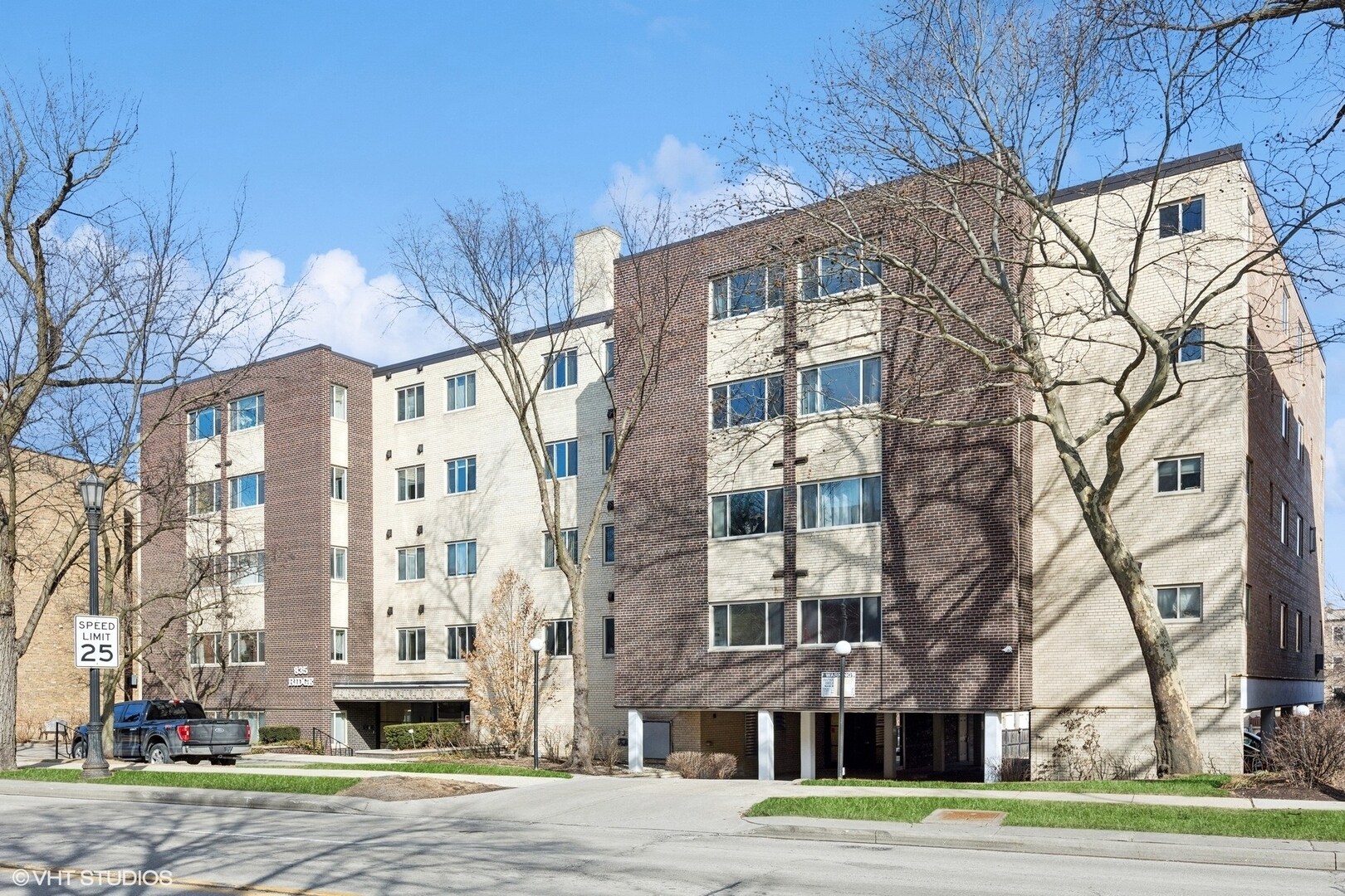 Building Photo - 835 Ridge Ave