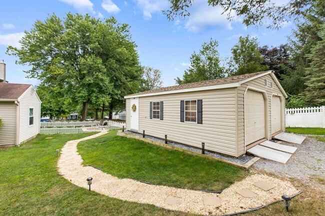 Building Photo - 24 Knollwood Dr