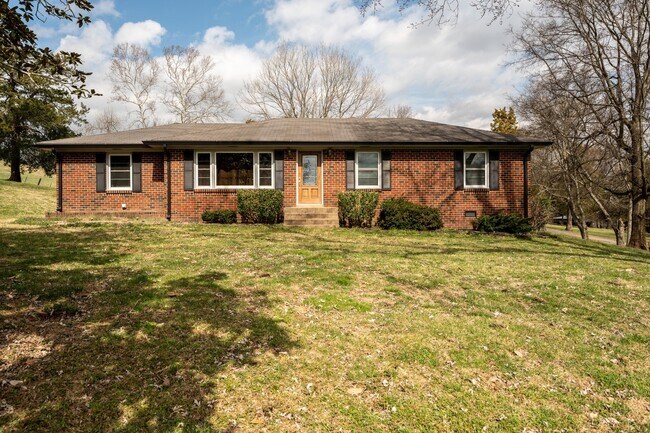 Primary Photo - 11 Cooks Rd