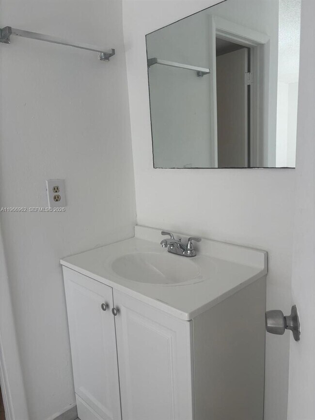 Building Photo - 19715 SW 114th Ave