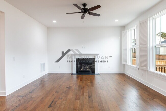 Building Photo - 1121 Crested Jay Dr