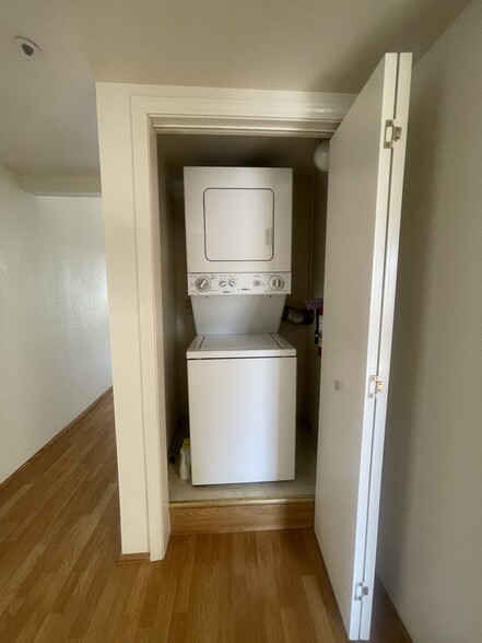 Washer and dryer - 1026 San Luis Cir