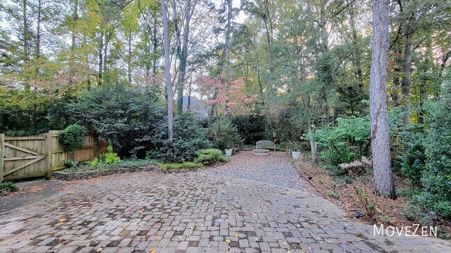 Building Photo - 5630 Colony Crossing Dr