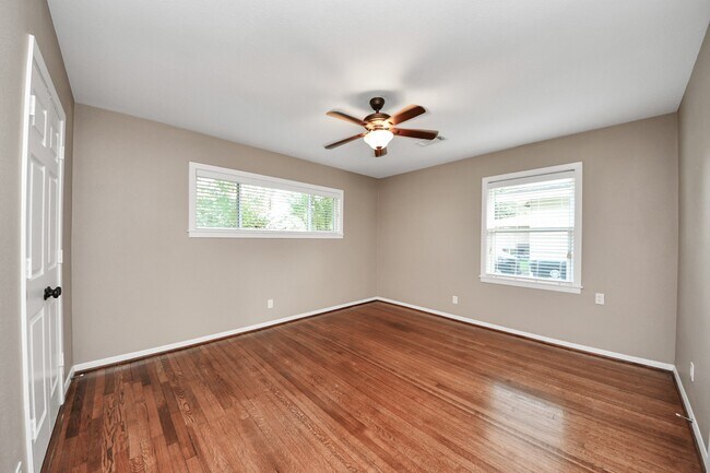 Building Photo - 9535 Vogue Ln