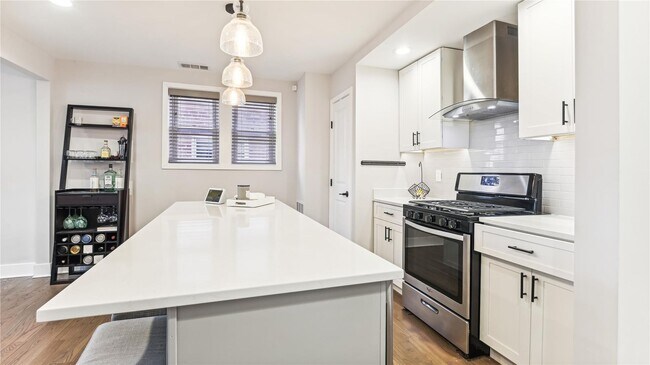 Building Photo - Modern 3BR/2.5BA Row Home with Parking & Private Backyard in SE DC
