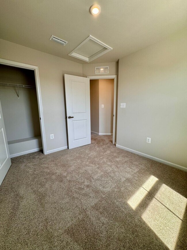 Building Photo - 2905 Orchard Ridge Lane