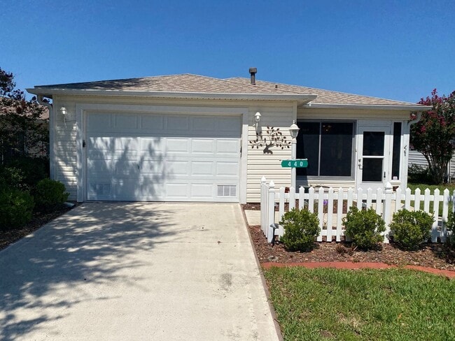 Building Photo - Great Location Turnkey Villa In The Village of Belvedere ANNUAL Lease