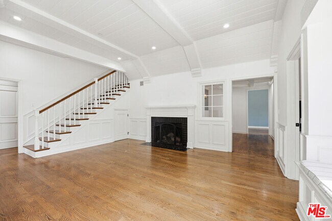 Building Photo - 4316 N Clybourn Ave