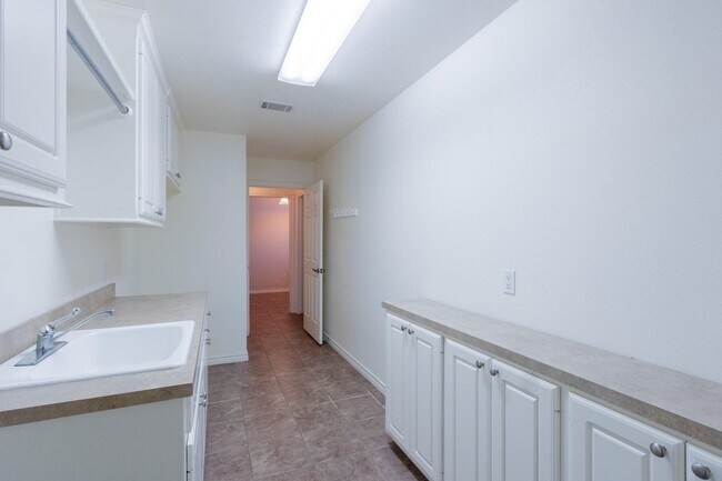 Building Photo - Updated 4/3/3 Located in Frenship ISD!