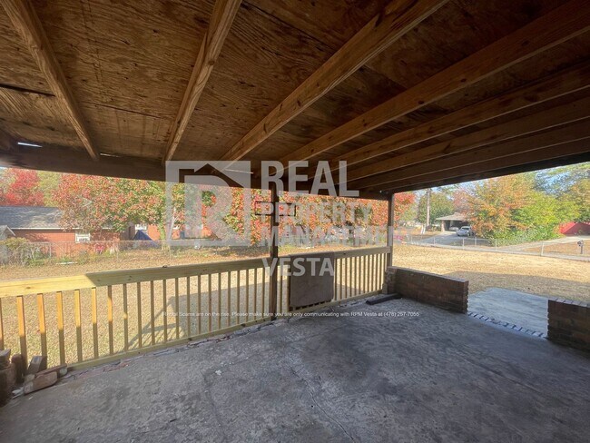 Building Photo - 2258 Silver Pines Ct