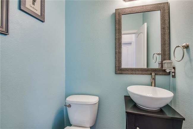 Building Photo - 1503 Biltmore Ln