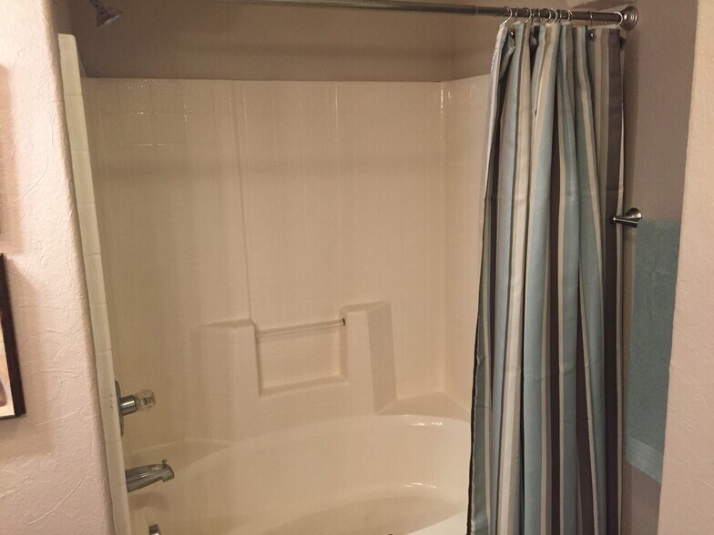 Building Photo - 1501 Secret Ravine Pky