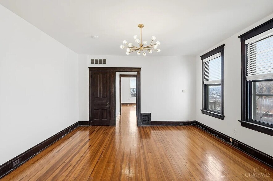 Building Photo - 535 Klotter Ave