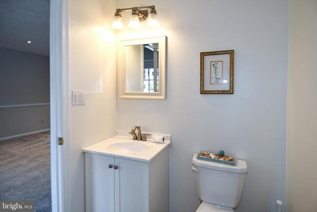 Building Photo - 8844 Mourning Dove Ct