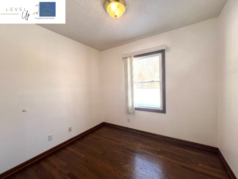 Building Photo - 5716 W 71st St