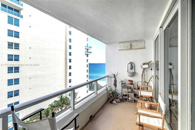 Building Photo - 5005 Collins Ave