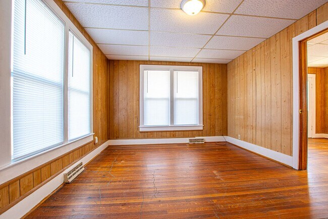 Building Photo - 207 S 17th St