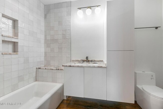 Building Photo - 301 S Toulme St