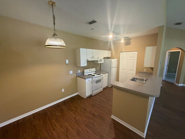 Building Photo - 856 Grand Regency Pointe