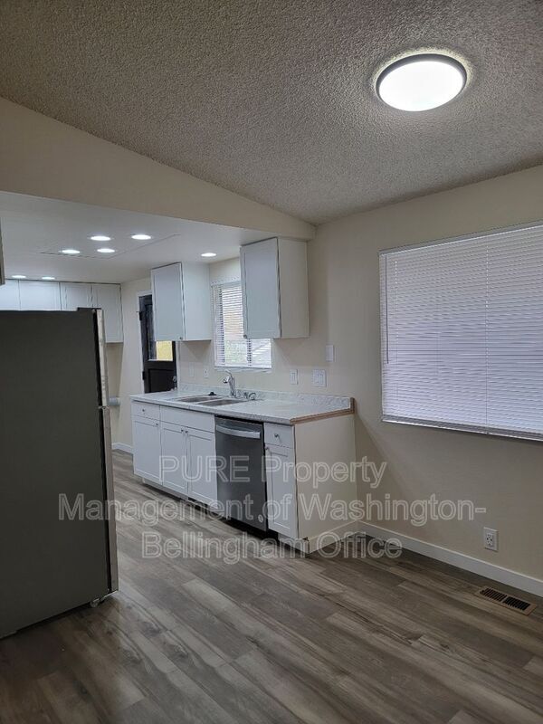 Building Photo - 3350 Cherrywood Ave