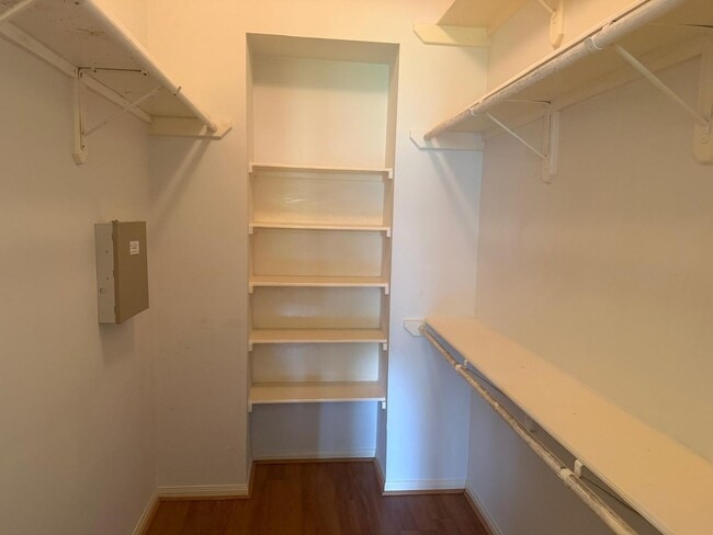 Building Photo - 15627 Rosewood Hill Ct