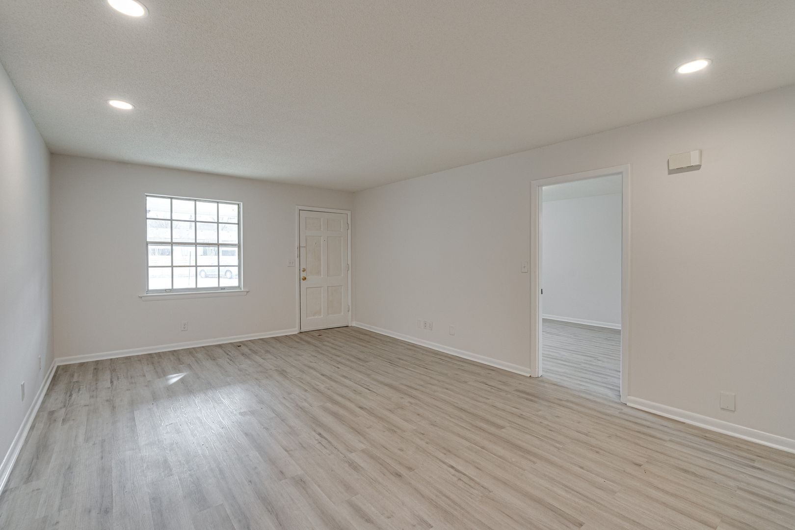 Building Photo - 2845 Dayton Blvd