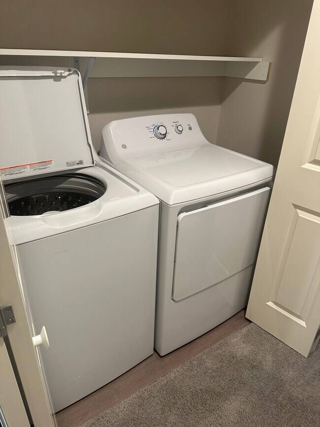 Building Photo - 5301 Smitten St