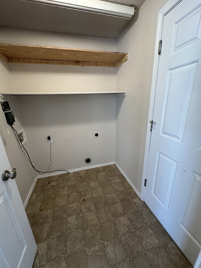 Building Photo - 1328 Goldenrod Pl