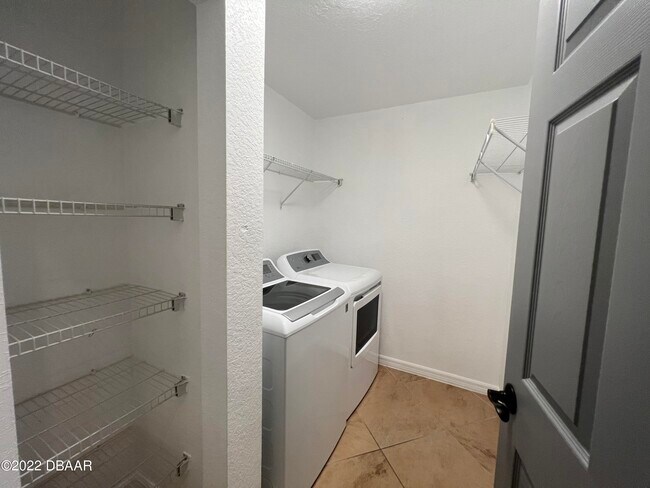 Building Photo - 100 Grey Widgeon Ct
