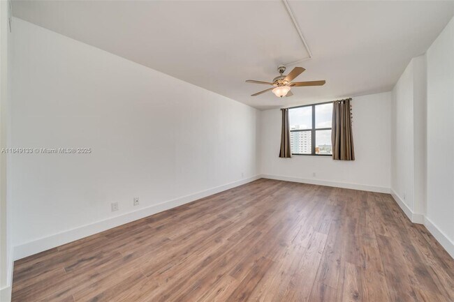 Building Photo - 1500 N Ocean Blvd