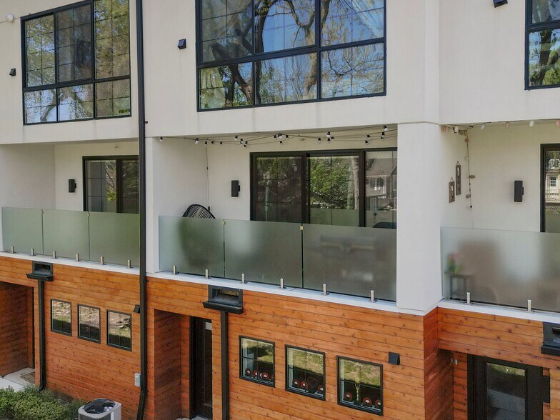 Building Photo - 533 E Harrison Ave