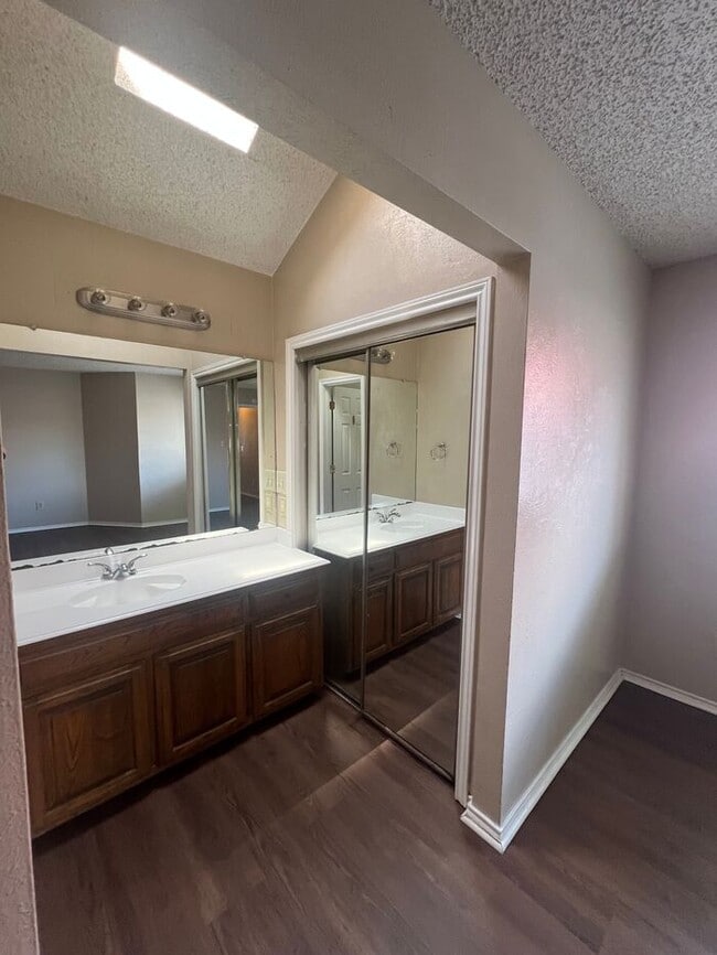 Building Photo - 11821 Garden Terrace Dr