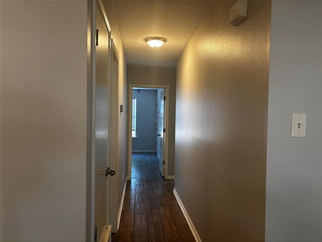 Building Photo - 501-503-503 Texas Ave