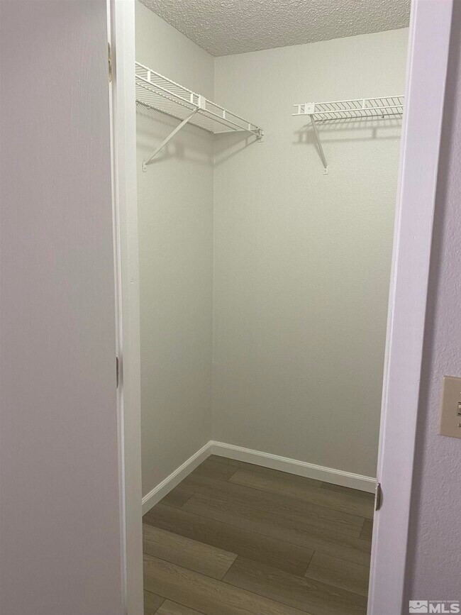 Building Photo - 2875 Idlewild Dr