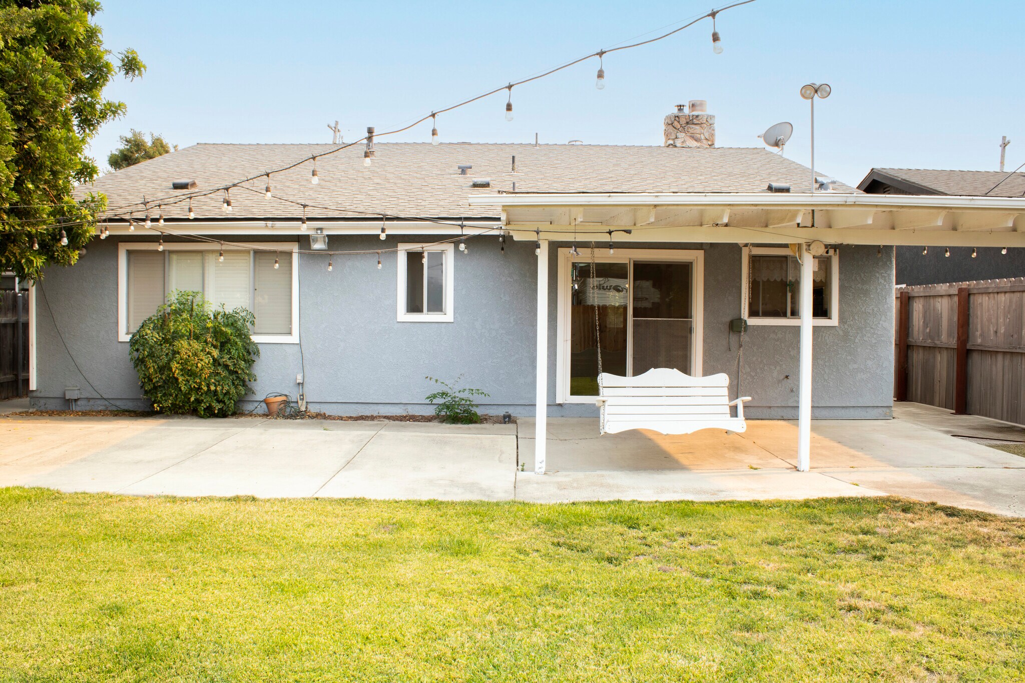 Covered patio - 651 Hill St
