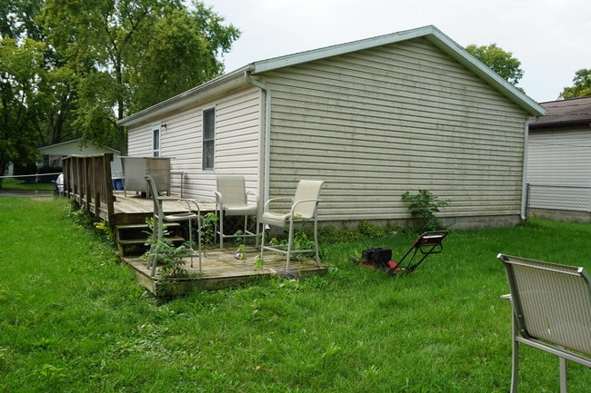 Building Photo - 705 E Timber St