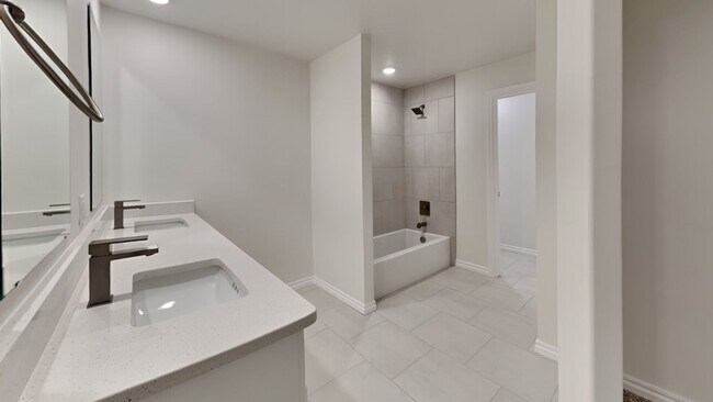 Building Photo - Brand new 2 bed 2 bath home in Edmond schools.