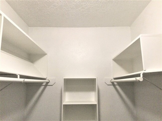 Building Photo - 15007 Red Cedar Bluff Ln