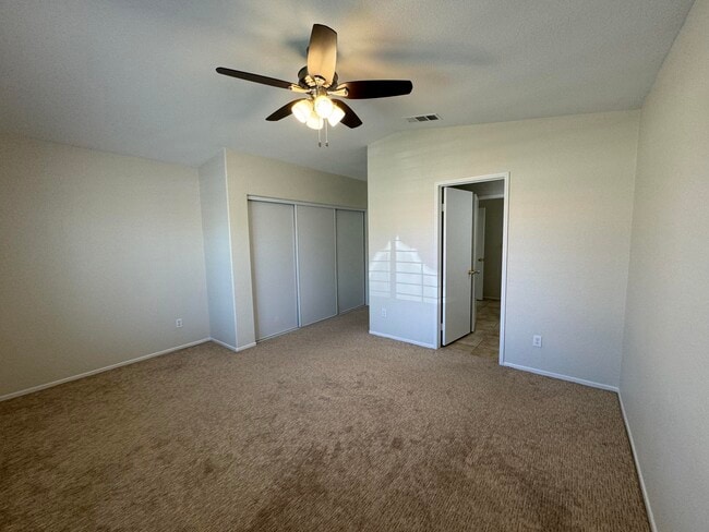 Building Photo - 49590 Lincoln Dr