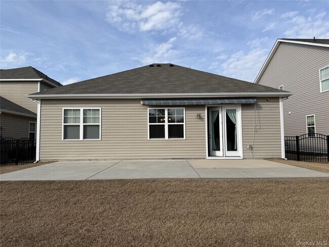 Building Photo - 261 Calhoun Fls Dr